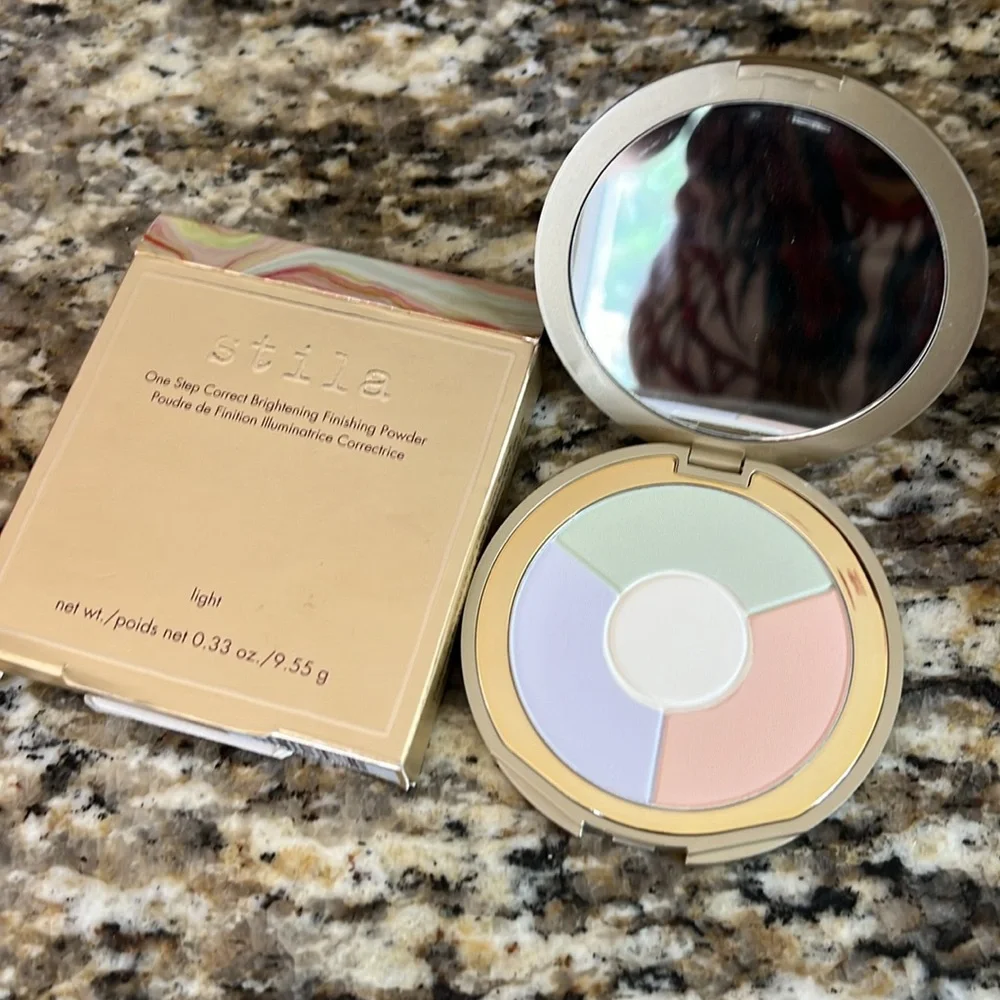 ⚡️💕Stila Light One Step Correct Brightening Finishing Powder
